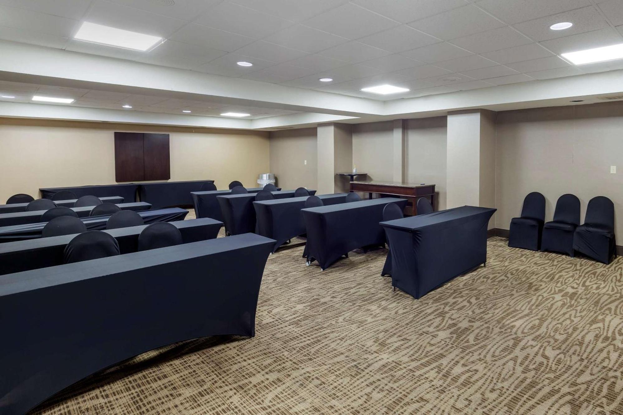 Comfort Inn University Durham - Chapel Hill Екстериор снимка
