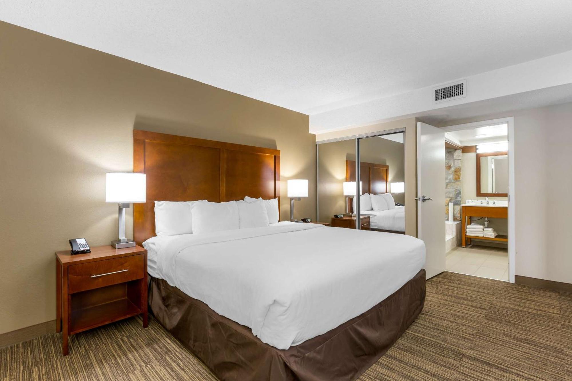 Comfort Inn University Durham - Chapel Hill Екстериор снимка